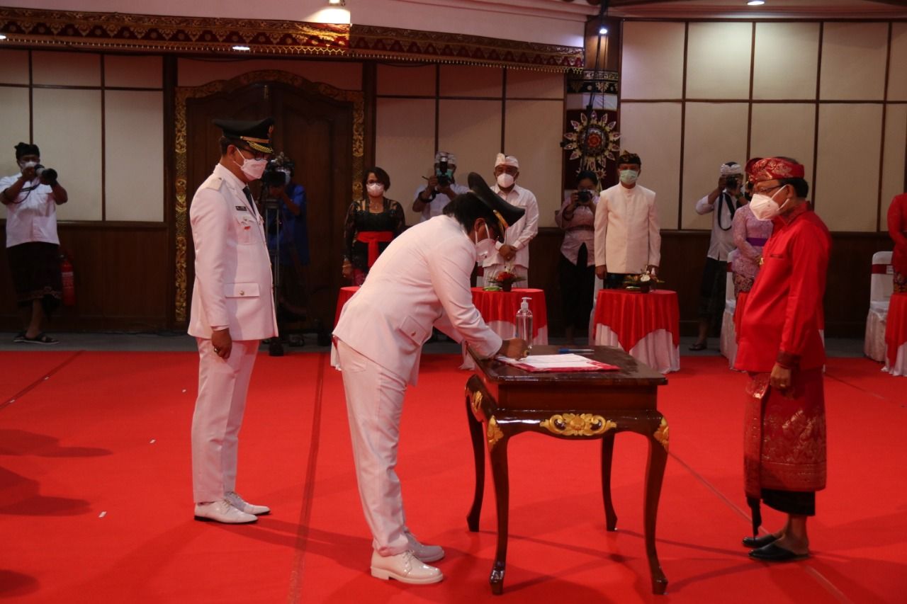 podiumnews.com-GiriAsa Resmi Dilantik Sebagai Bupati dan Wakil Bupati Badung 